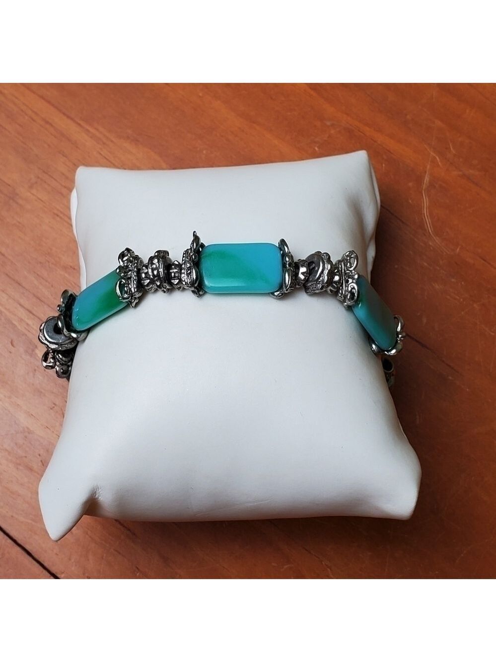 Bracelet, stretchy, silver and turquoise